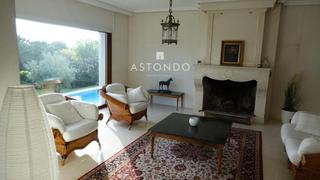 Chalet en Santo Domingo. Chalet independiente en venta con piscina, ubicación privilegiad