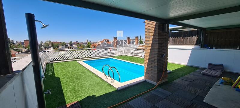 Foto 76b4440b-bcc0-4ca9-842d-e92cb8e7aaa1. Affitto casa a schiera con riscaldamento parcheggio piscina in Madrid