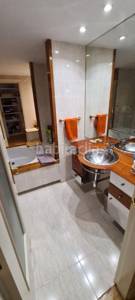 Foto 410c93b5-cf9b-43e8-b532-dbe36136a3bd. Lloguer casa adossada amb calefacció aparcament piscina a Madrid