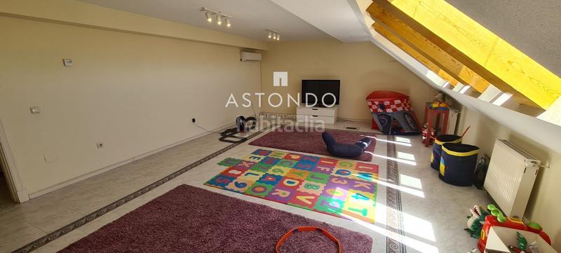 Foto 5350bfc9-b109-4149-916d-0d18c4ce3148. Lloguer casa adossada amb calefacció aparcament piscina a Madrid