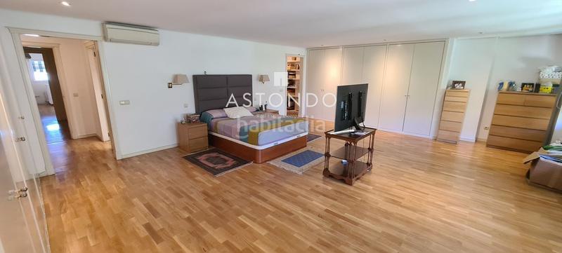 Foto 0a79fcea-2a20-4f9e-9f01-8d638f8153df. Location maison jumelée avec chauffage parking piscine dans Madrid