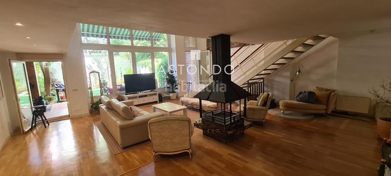 Foto 2b4d18a5-7ae6-4e18-b83a-79549a12a08f. Rent semi detached house with heating parking pool in Madrid
