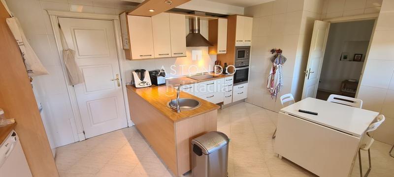 Foto 44f11ae7-07f6-4adf-96a7-7ce106b14c5f. Rent semi detached house with heating parking pool in Madrid