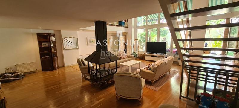 Foto 68e8df60-b2c8-405b-a95d-60dc95a98948. Rent semi detached house with heating parking pool in Madrid