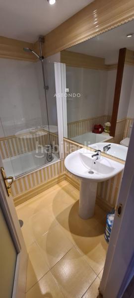 Foto 7cc80359-eaad-43d2-a9a2-de23381e2f56. Rent semi detached house with heating parking pool in Madrid