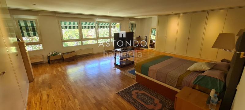 Foto 90a21157-07af-4fe4-84f4-26d837893bb1. Rent semi detached house with heating parking pool in Madrid