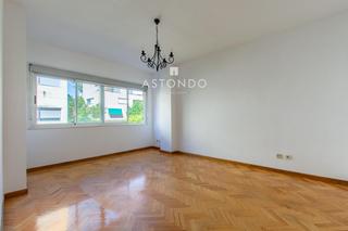 Alquiler Piso en Quintana. En arturo soria se alquila piso con 2 habitaciones y 2 baños. co