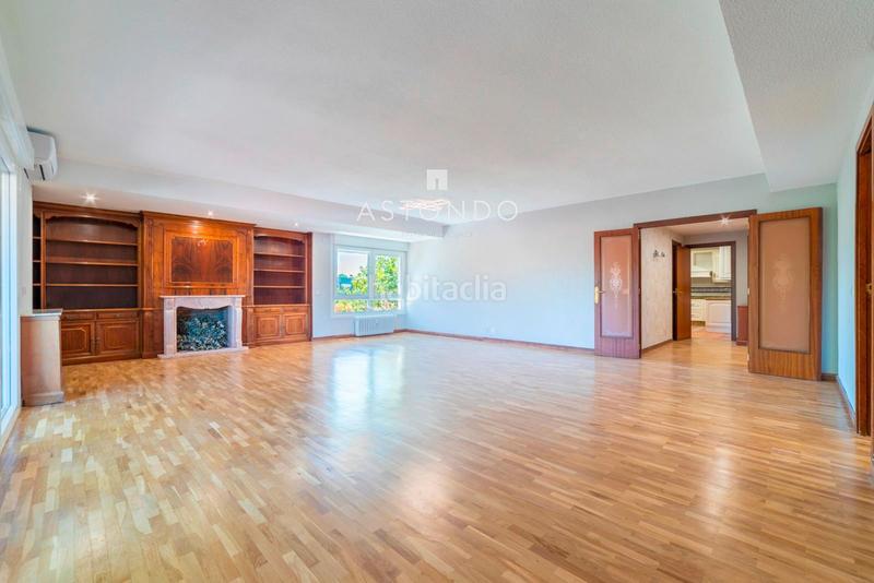 Foto 2832c0ad-aa8e-4553-bb0b-b68bcc02c9d6. Rent flat with heating parking in Apóstol Santiago Madrid