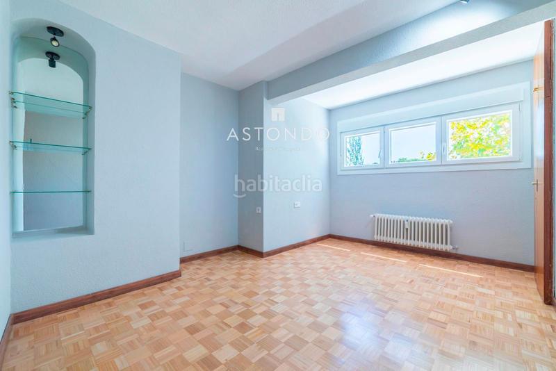 Foto 51db89dd-c41c-485a-9a71-29cdb7a71706. Rent flat with heating parking in Apóstol Santiago Madrid