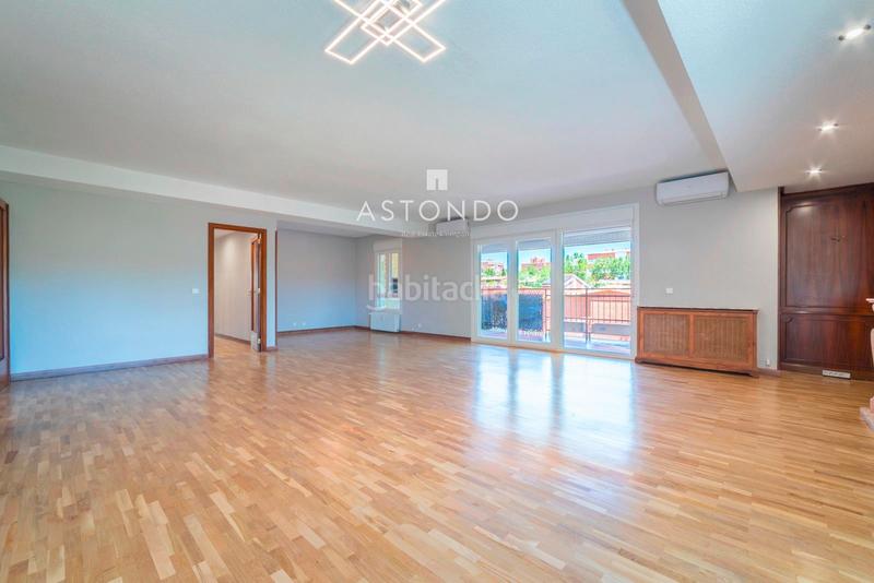 Foto 6815116f-55d6-414d-aa59-ea330435fe74. Rent flat with heating parking in Apóstol Santiago Madrid