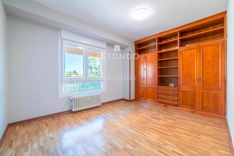 Foto a82c1dc7-5c08-45d5-9164-ad6a86320300. Rent flat with heating parking in Apóstol Santiago Madrid