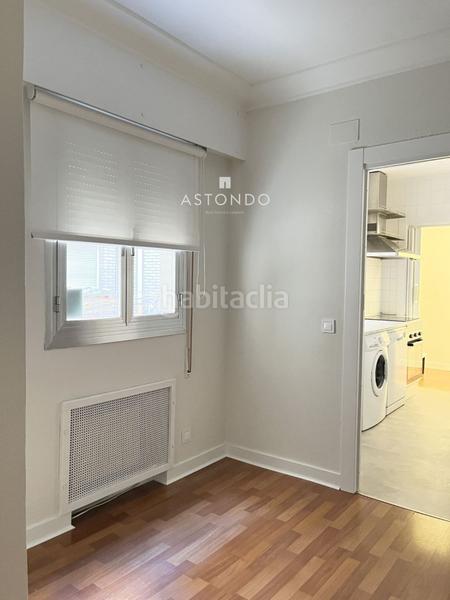 Foto 264e1a4c-ac7b-4a65-af61-86956f45c307. Rent flat with heating parking in San Juan Bautista Madrid