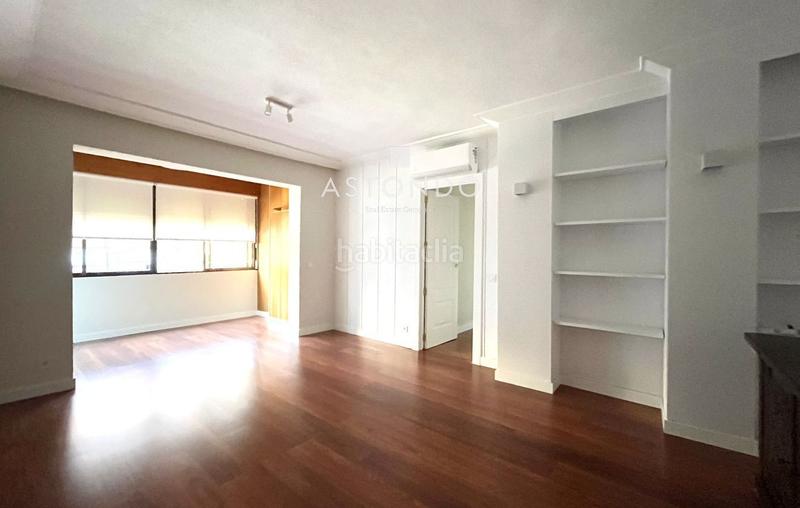 Foto 91005c3a-aa95-4f9c-b382-e0c57d600c65. Rent flat with heating parking in San Juan Bautista Madrid