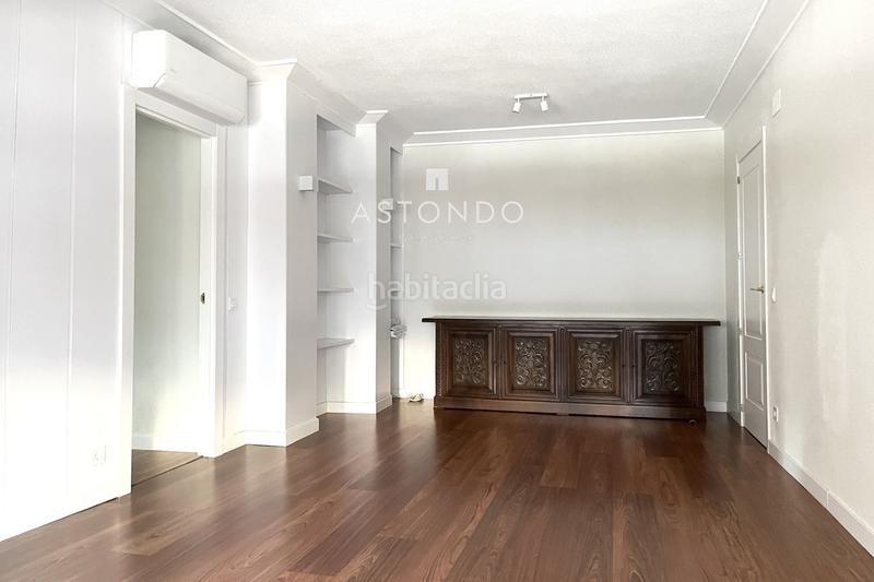 Foto edd93830-2f33-4ade-aa8c-94ef25775183. Rent flat with heating parking in San Juan Bautista Madrid