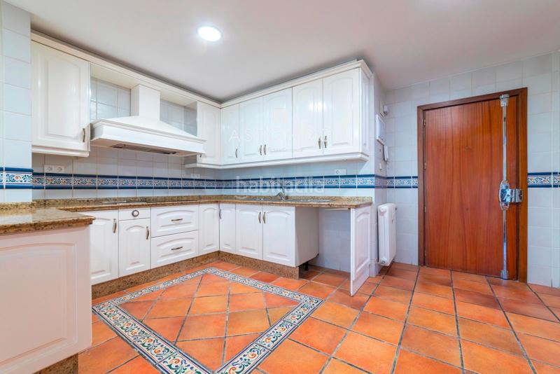 Foto 7b4d9e8a-8ad1-4091-83dd-ce24692295db. Rent flat with heating parking in Apóstol Santiago Madrid