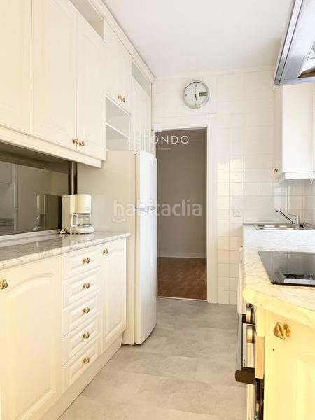 Foto d27e5433-3ef6-46f9-9c2c-9d17b3e7234d. Rent flat with heating parking in San Juan Bautista Madrid