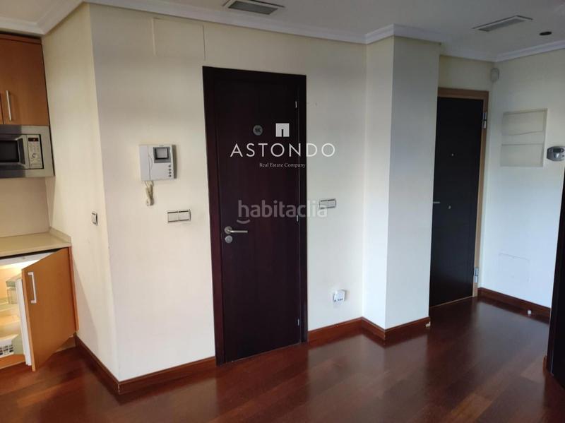 Foto be0e0777-bffb-4072-9118-5d7616b61940. Rent flat with heating parking pool in Colina Madrid