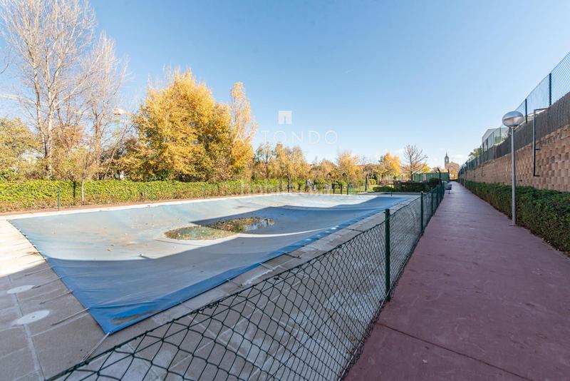 Foto 7440102b-6861-4e6c-965f-e386cf7361ab. Reihenhaus mit heizung parking pool in Cobeña