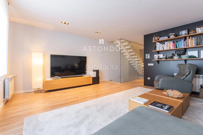 Foto 3288d675-e1ca-430a-91a7-084d2ba3bf7e. Alquiler casa adosada se alquila adosado moderno con 4 habitaciones y 4 baños. garaje y piscina y zonas comunes en Cobeña