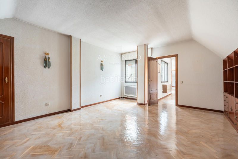 Foto 08399a0f-19a4-40a9-9635-7e8647e3033a. Pis amb calefacció aparcament piscina a Colina Madrid