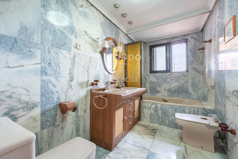 Foto 4440f534-5a7b-455e-9360-f9d5f3890fbd. Pis amb calefacció aparcament piscina a Colina Madrid