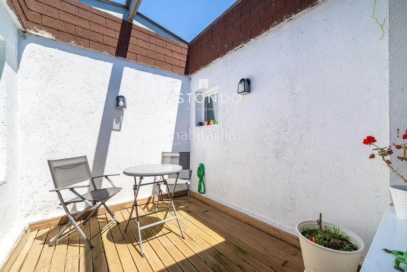 Foto 5261c0b3-8b2d-4bb4-a9df-bf88e313ea8f. Pis amb calefacció aparcament piscina a Colina Madrid