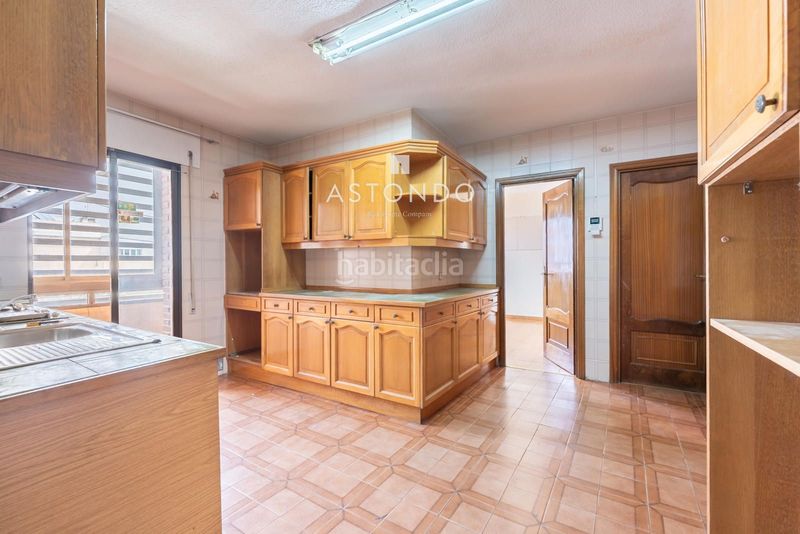 Foto 6be3b9e0-cac7-4cdf-9704-76fb5e4dec2d. Pis amb calefacció aparcament piscina a Colina Madrid