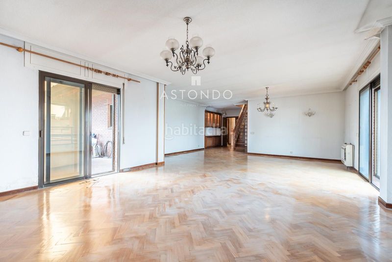 Foto 7964ae94-a570-473e-9ccc-cd700209a16f. Pis amb calefacció aparcament piscina a Colina Madrid