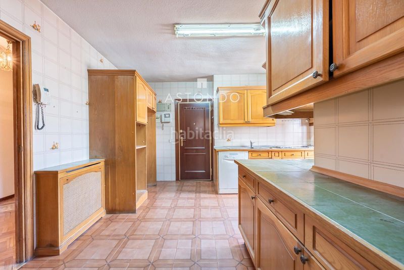 Foto cdea5646-9ac5-4e8e-9e93-45eef35395f5. Pis amb calefacció aparcament piscina a Colina Madrid