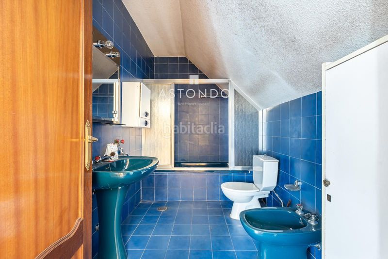 Foto e4cee78e-268e-4878-933a-2a4c018418af. Pis amb calefacció aparcament piscina a Colina Madrid