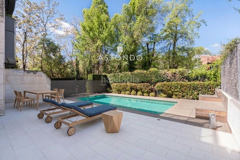 Foto aa6a60a7-5021-4824-bf09-cc02ac3f80c5. Casa adossada amb calefacció aparcament piscina a Madrid