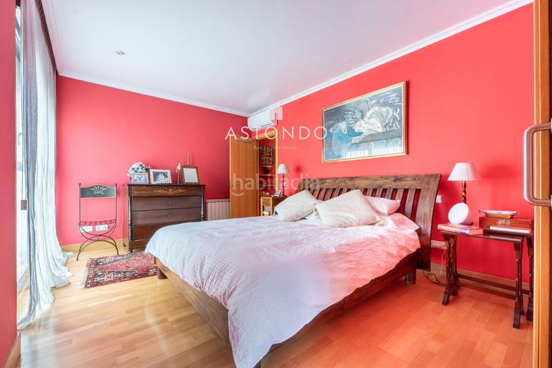 Foto 2131dbbb-ff6b-4b15-a6f9-62c38ec4f403. Casa adossada amb calefacció aparcament piscina a Madrid