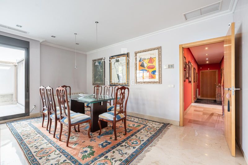 Foto 4a6eb24a-76bc-47ff-9f05-336f07f0a91c. Casa adossada amb calefacció aparcament piscina a Madrid