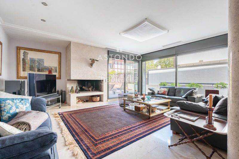 Foto 8a6aa91e-98a0-4920-aa7f-98983f807473. Casa adossada amb calefacció aparcament piscina a Madrid