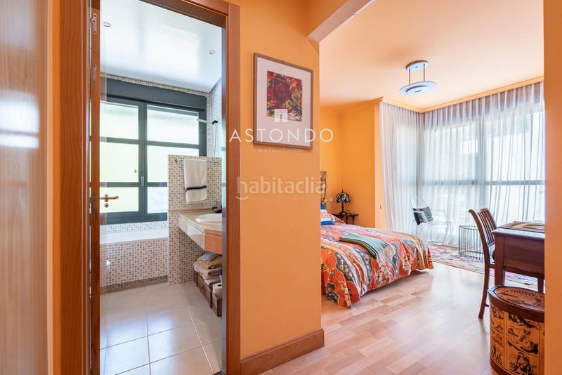 Foto c7b97c48-8d72-4052-8999-de4c13662e48. Casa adossada amb calefacció aparcament piscina a Madrid