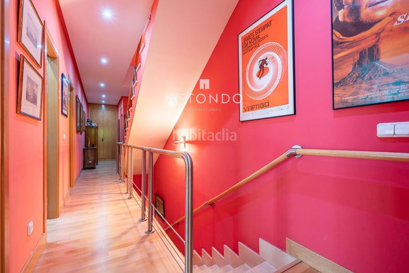 Foto de622dd0-cc38-4270-9127-0775beda749f. Casa adossada amb calefacció aparcament piscina a Madrid