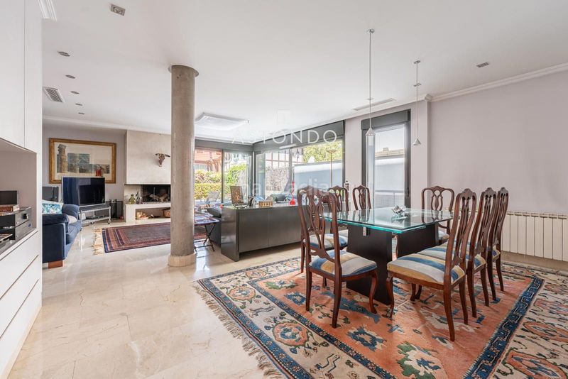 Foto 0388f738-c0cd-4256-a6c3-fbae349e4499. Casa adossada amb calefacció aparcament piscina a Madrid