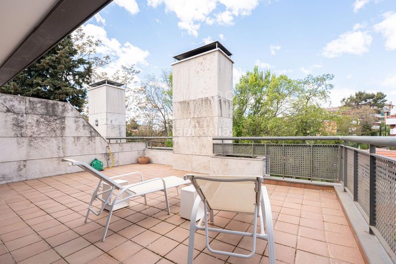 Foto 1f088938-7b96-4f19-a135-174621b8374d. Casa adossada amb calefacció aparcament piscina a Madrid