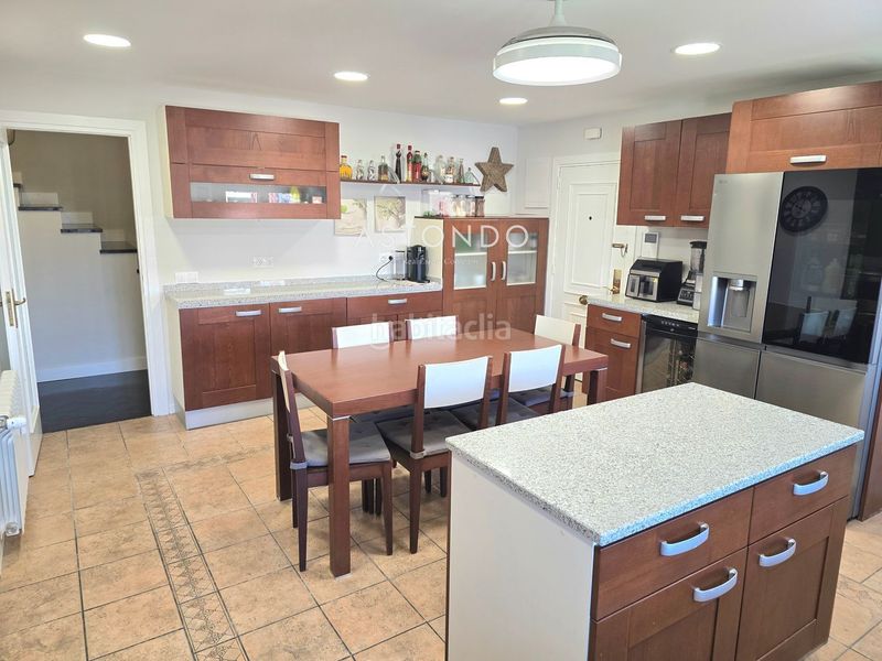 Foto 7a91c305-e97b-4690-982b-2c458337402f. Flat with heating parking pool in San Juan Bautista Madrid