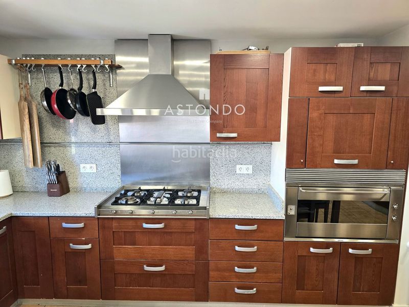 Foto 85e894cb-91f6-4d17-9ee6-22d5c85e626b. Flat with heating parking pool in San Juan Bautista Madrid