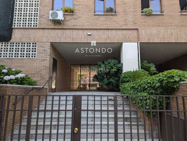 Foto 90de41f8-48b1-4500-b74b-89fd8f6099fd. Flat with heating parking pool in San Juan Bautista Madrid