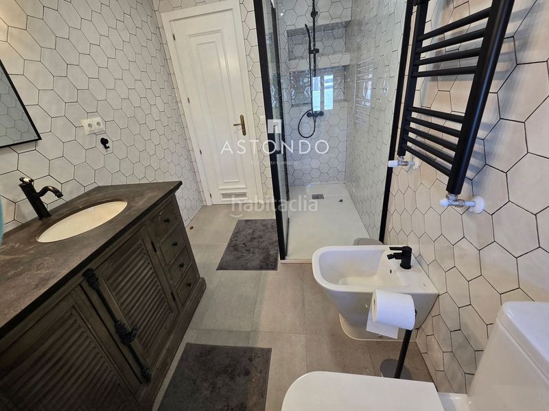 Foto b4f52158-8199-4c8b-973b-d438c5ec2017. Flat with heating parking pool in San Juan Bautista Madrid