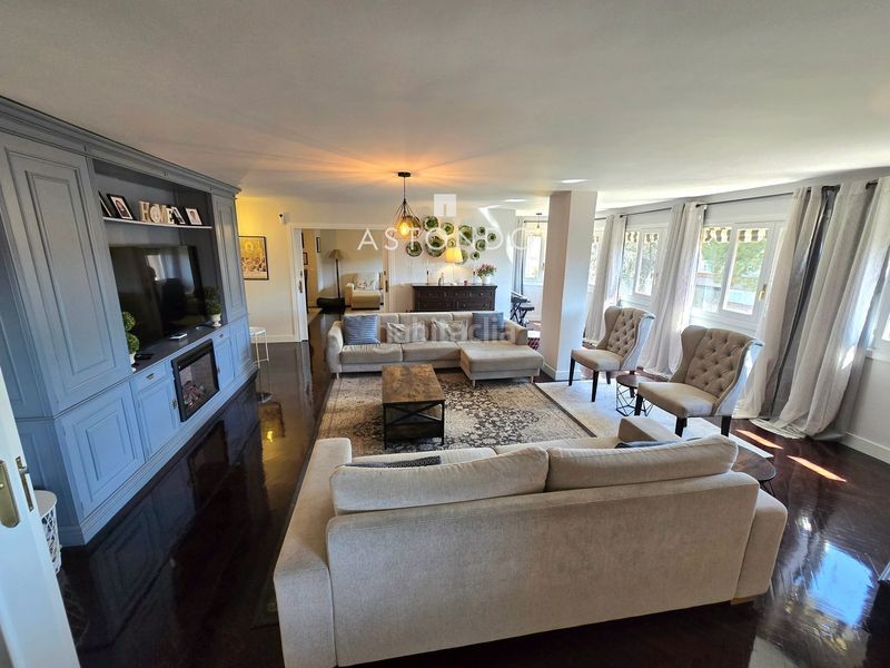 Foto bc8763b0-151c-45b9-9944-1bd6d15b688d. Flat with heating parking pool in San Juan Bautista Madrid