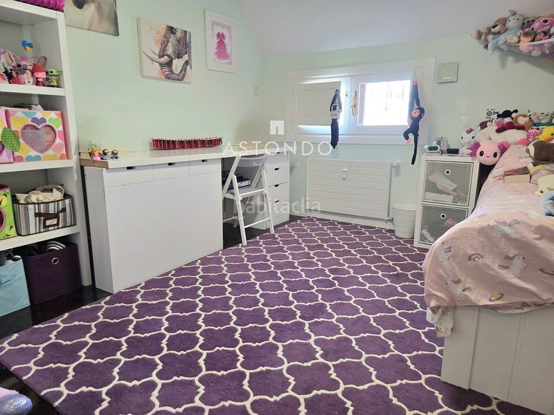 Foto db3b6337-362a-4a8d-81a5-c9150b53a22c. Flat with heating parking pool in San Juan Bautista Madrid