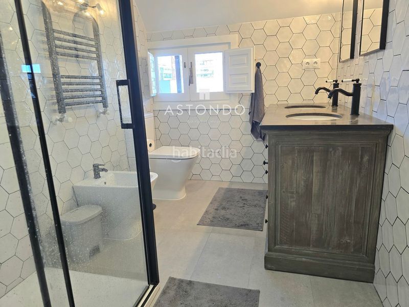 Foto e7ec1095-2dd0-41b8-8e4d-89f2e8de7f86. Flat with heating parking pool in San Juan Bautista Madrid