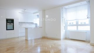 Location Appartement  Mesena. En arturo soria, se alquila piso de 2 habitaciones y dos baños c