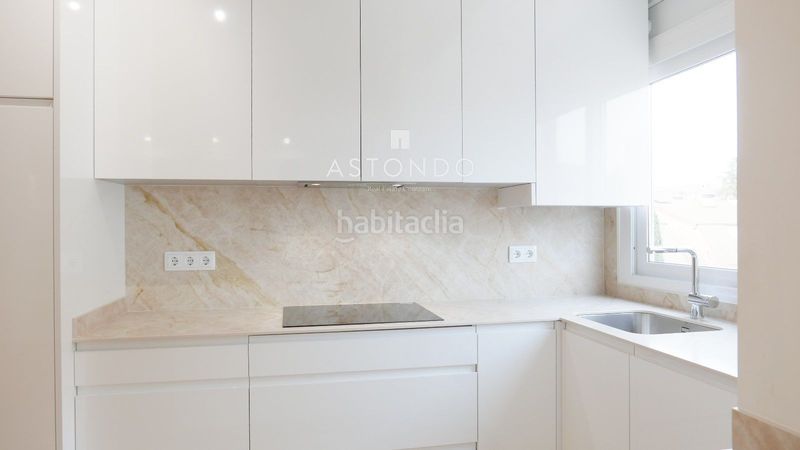 Foto 1f75ff26-3262-43ec-9c4d-0974727e8dc9. Rent flat with heating parking pool in Pinar del Rey Madrid