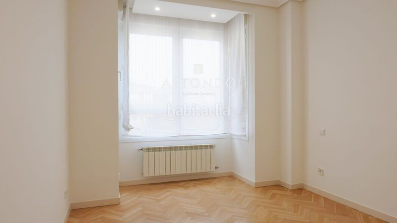Foto 35f22223-7b78-4462-ae96-76ea11fbf549. Rent flat with heating parking pool in Pinar del Rey Madrid