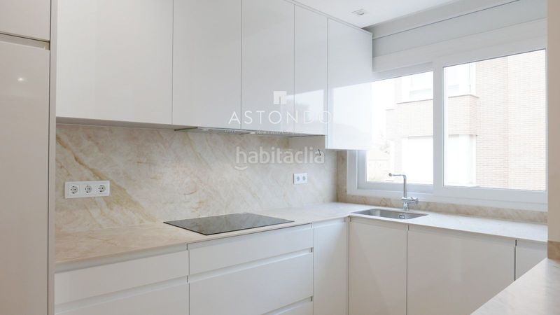 Foto 85ee2b58-d3f9-48c3-bf75-c14d68b1d400. Rent flat with heating parking pool in Pinar del Rey Madrid