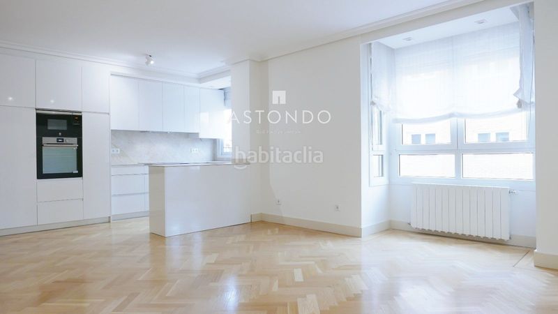 Foto 9ce8833e-6e16-4fdd-b57a-1d51805135e8. Rent flat with heating parking pool in Pinar del Rey Madrid